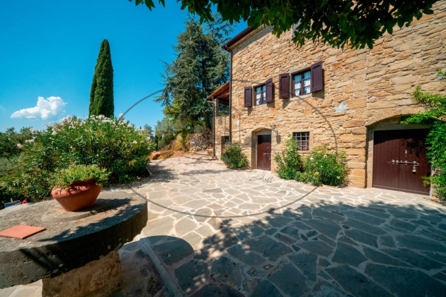 Casa colonica in vendita a Loro Ciuffenna