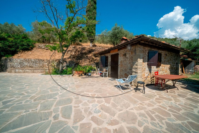 Casa colonica in vendita a Loro Ciuffenna
