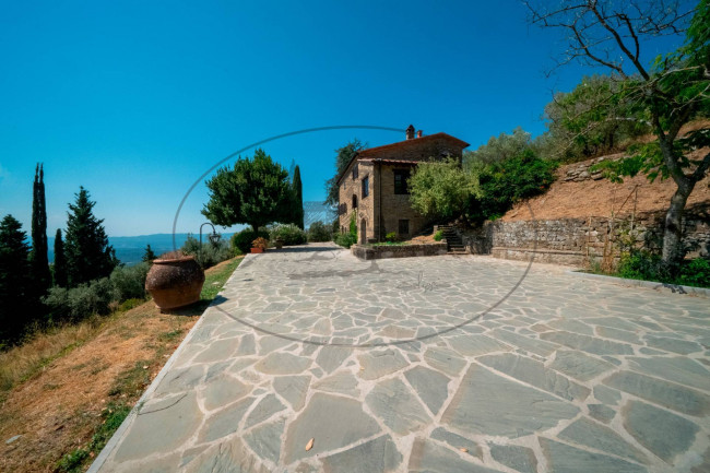 Casa colonica in vendita a Loro Ciuffenna