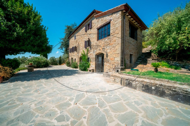 Casa colonica in vendita a Loro Ciuffenna
