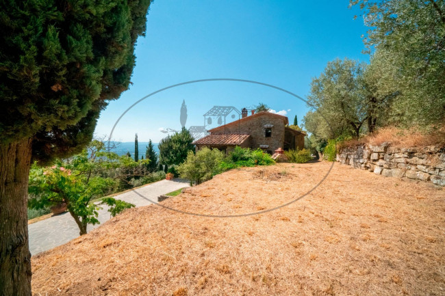 Casa colonica in vendita a Loro Ciuffenna