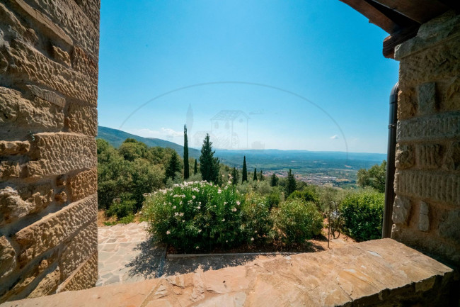 Casa colonica in vendita a Loro Ciuffenna