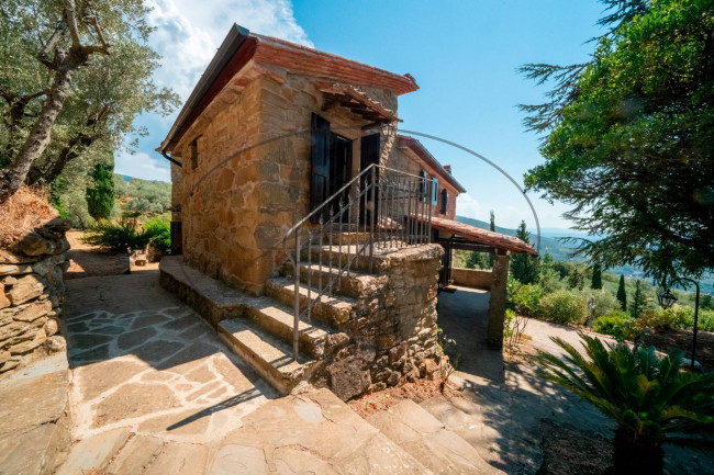 Casa colonica in vendita a Loro Ciuffenna