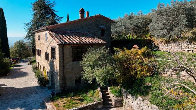 Casa colonica in vendita a Loro Ciuffenna