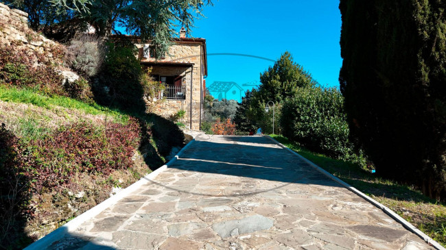 Casa colonica in vendita a Loro Ciuffenna
