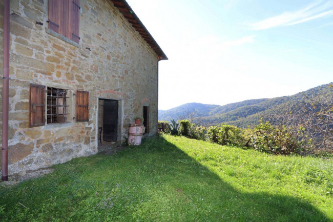 Casa colonica in vendita a Loro Ciuffenna