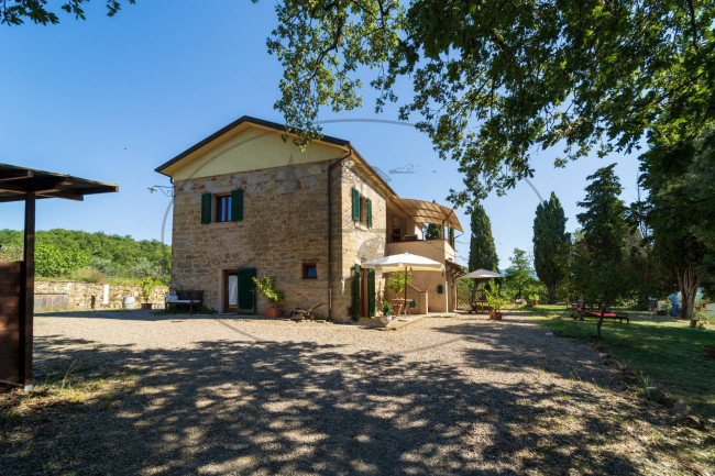 Casa colonica in vendita a Capolona