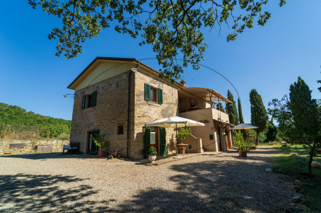 Casa colonica in vendita a Capolona