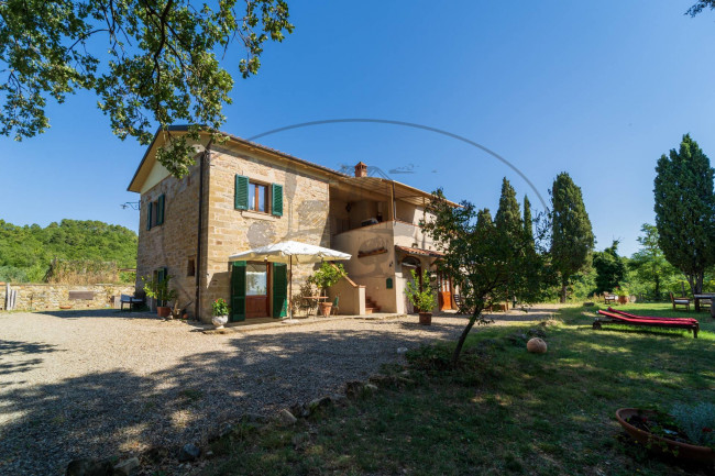 Casa colonica in vendita a Capolona