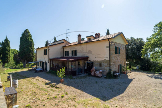 Casa colonica in vendita a Capolona