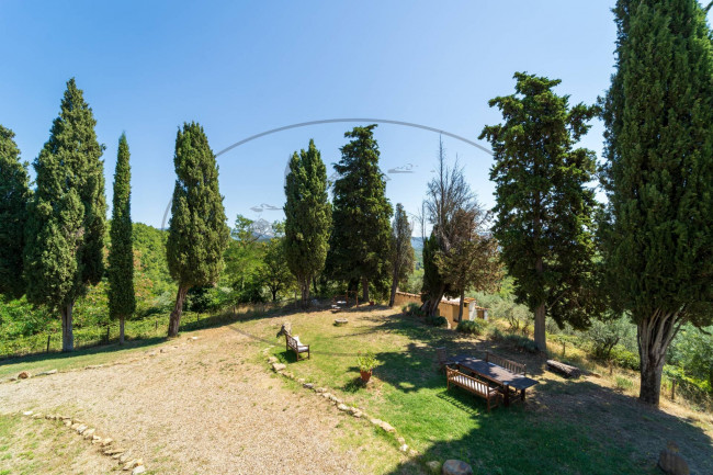 Casa colonica in vendita a Capolona