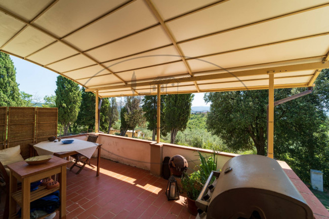 Casa colonica in vendita a Capolona