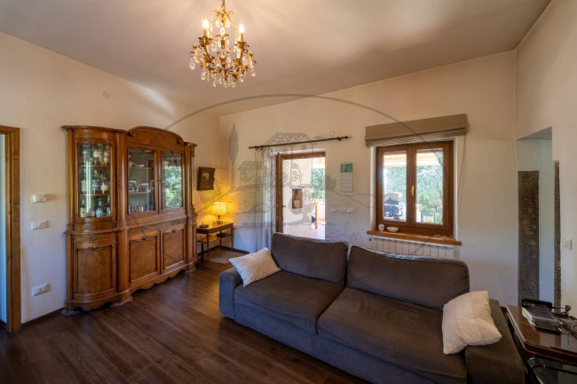 Casa colonica in vendita a Capolona