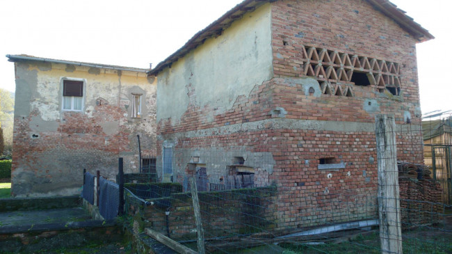 Casa colonica in vendita a San Giovanni Valdarno
