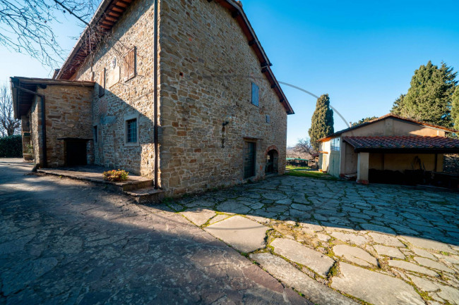 Casa colonica in vendita a Reggello