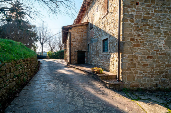Casa colonica in vendita a Reggello