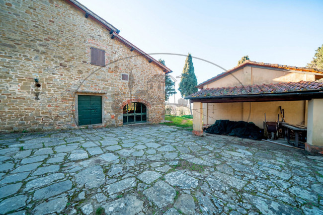 Casa colonica in vendita a Reggello