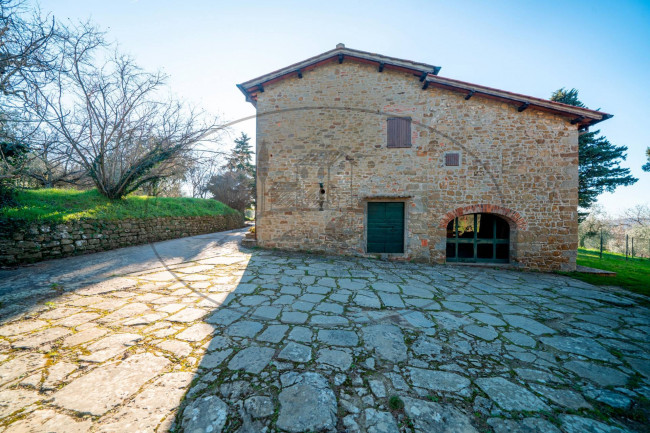 Casa colonica in vendita a Reggello