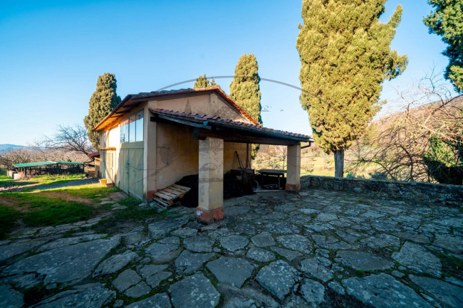 Casa colonica in vendita a Reggello