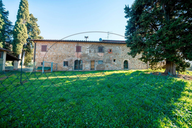 Casa colonica in vendita a Reggello