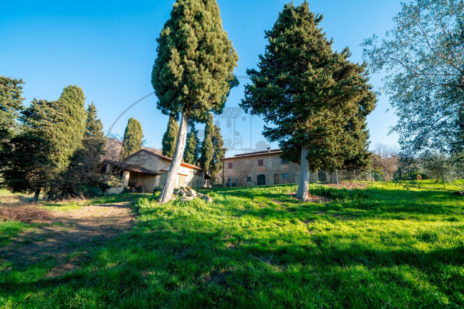 Casa colonica in vendita a Reggello