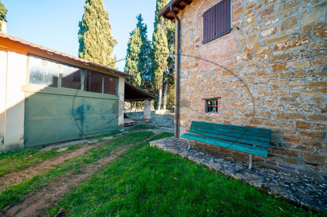Casa colonica in vendita a Reggello
