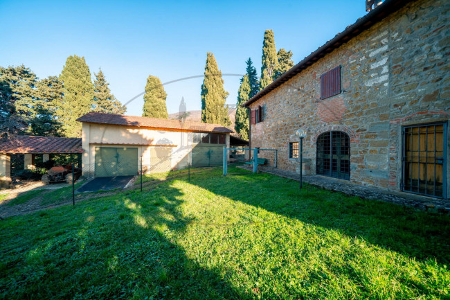 Casa colonica in vendita a Reggello