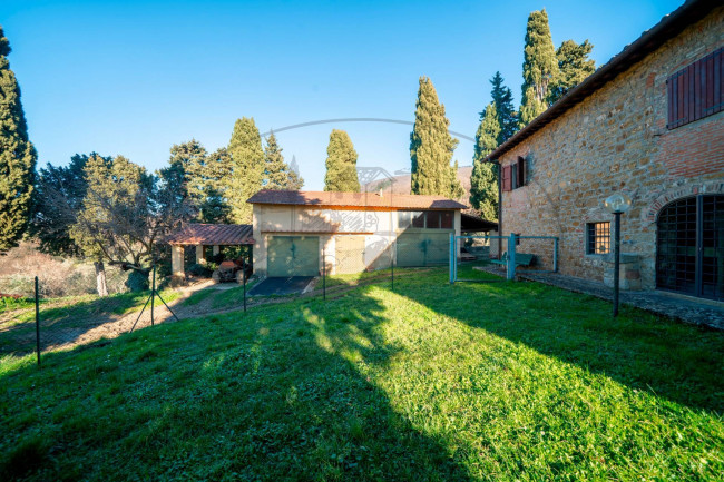 Casa colonica in vendita a Reggello