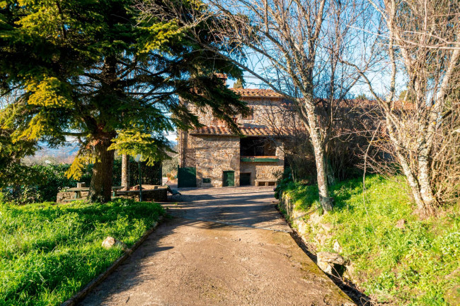 Casa colonica in vendita a Reggello