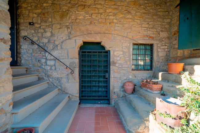 Casa colonica in vendita a Reggello