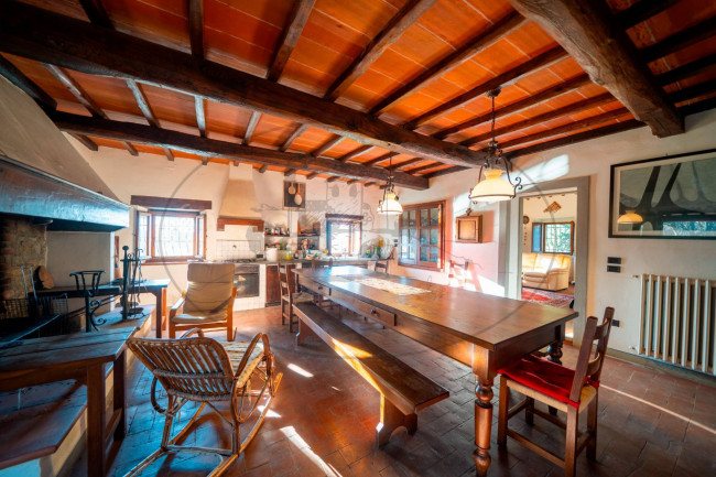 Casa colonica in vendita a Reggello