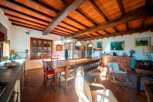 Casa colonica in vendita a Reggello