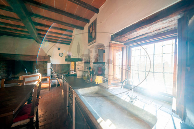 Casa colonica in vendita a Reggello