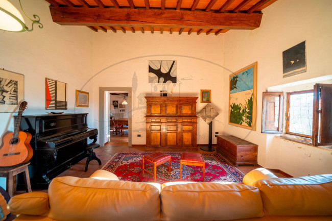 Casa colonica in vendita a Reggello