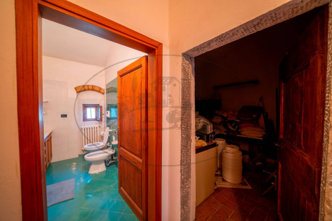 Casa colonica in vendita a Reggello