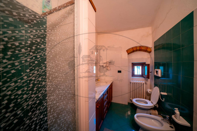 Casa colonica in vendita a Reggello