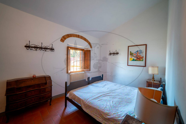Casa colonica in vendita a Reggello