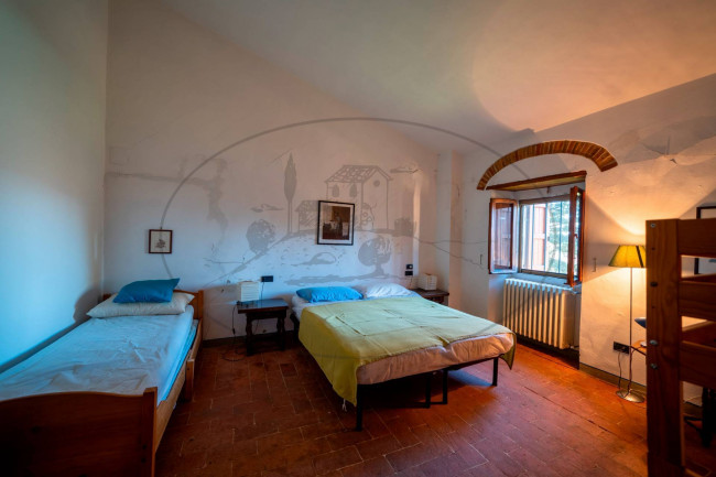 Casa colonica in vendita a Reggello