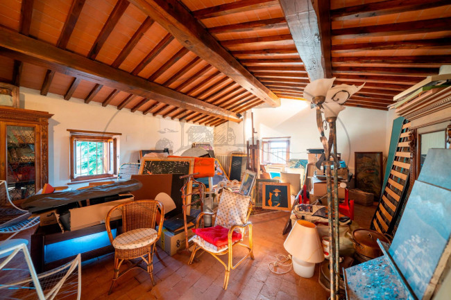 Casa colonica in vendita a Reggello