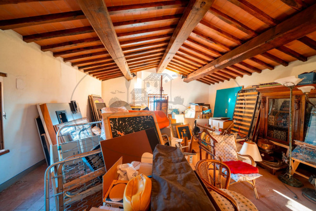 Casa colonica in vendita a Reggello