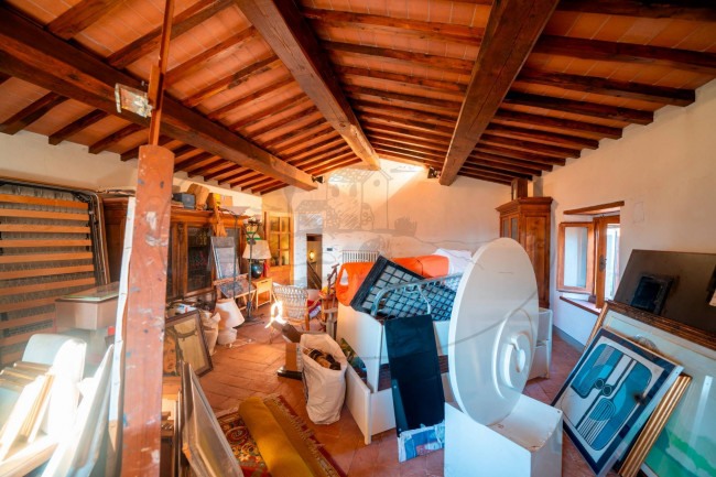 Casa colonica in vendita a Reggello