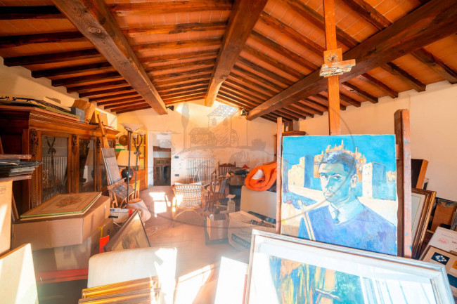 Casa colonica in vendita a Reggello