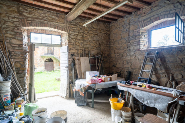 Casa colonica in vendita a Reggello