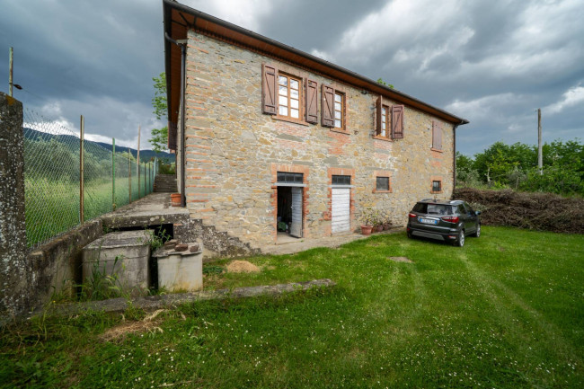 Casa colonica in vendita a Reggello