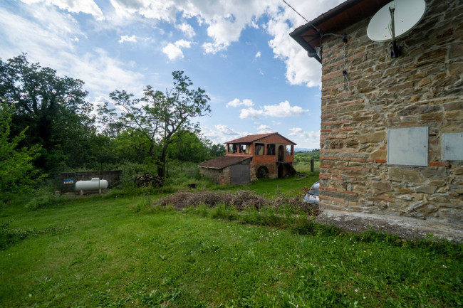 Casa colonica in vendita a Reggello
