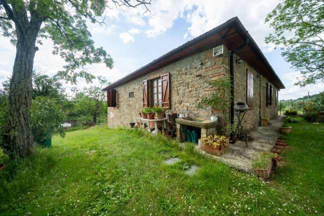 Casa colonica in vendita a Reggello