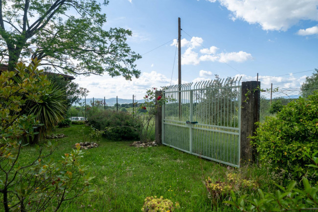 Casa colonica in vendita a Reggello