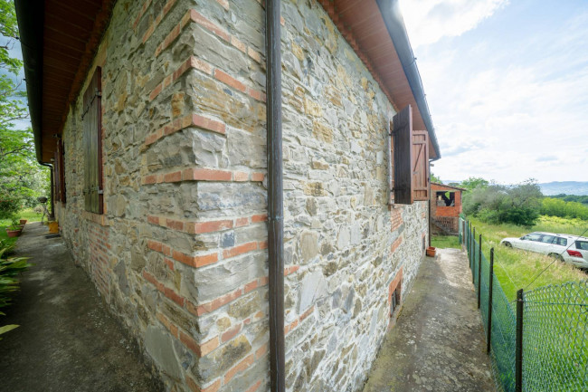 Casa colonica in vendita a Reggello