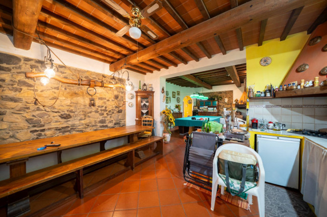 Casa colonica in vendita a Reggello