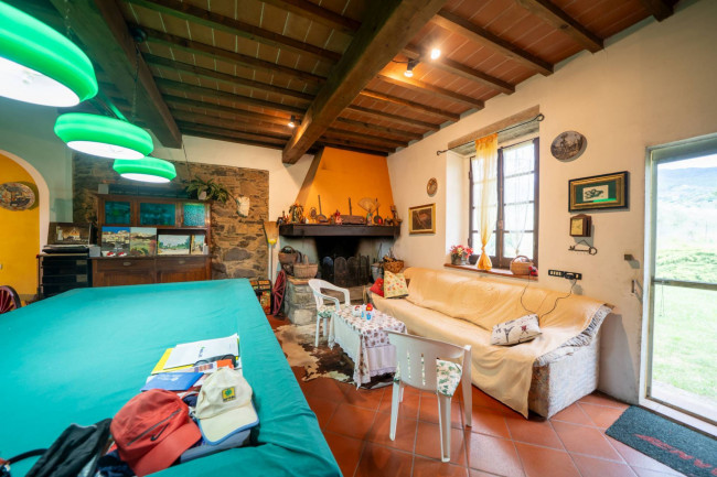 Casa colonica in vendita a Reggello